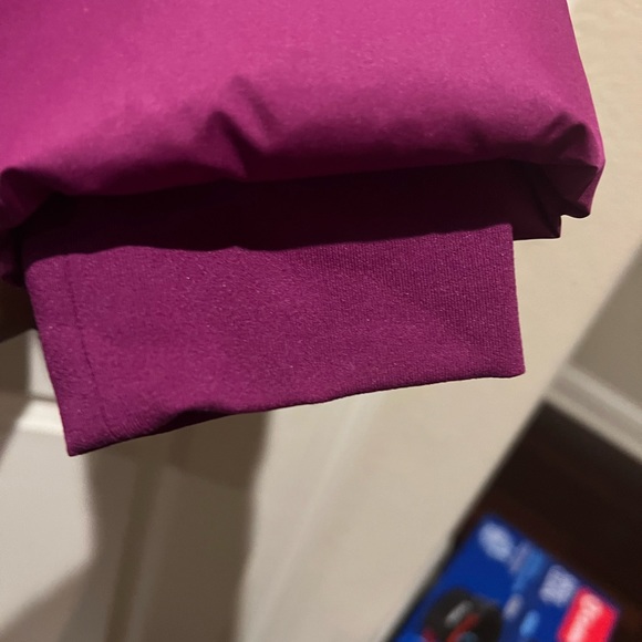 Athleta Downtown Puffer Jacket. - Picture 6 of 8